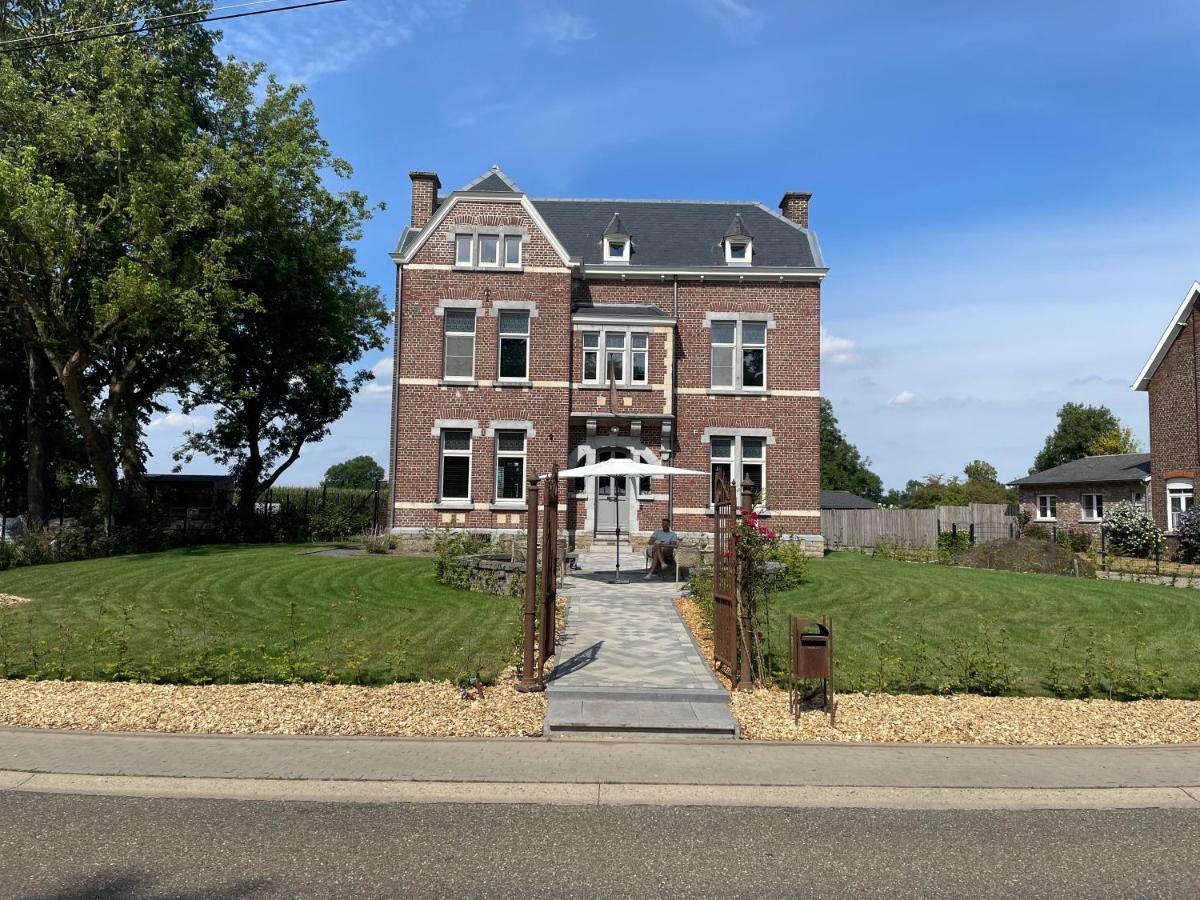 B&B Het Notarishuis - Authentiek Verblijf Nabij Maastricht Voeren Dış mekan fotoğraf