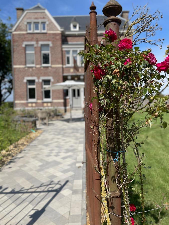 B&B Het Notarishuis - Authentiek Verblijf Nabij Maastricht Voeren Dış mekan fotoğraf