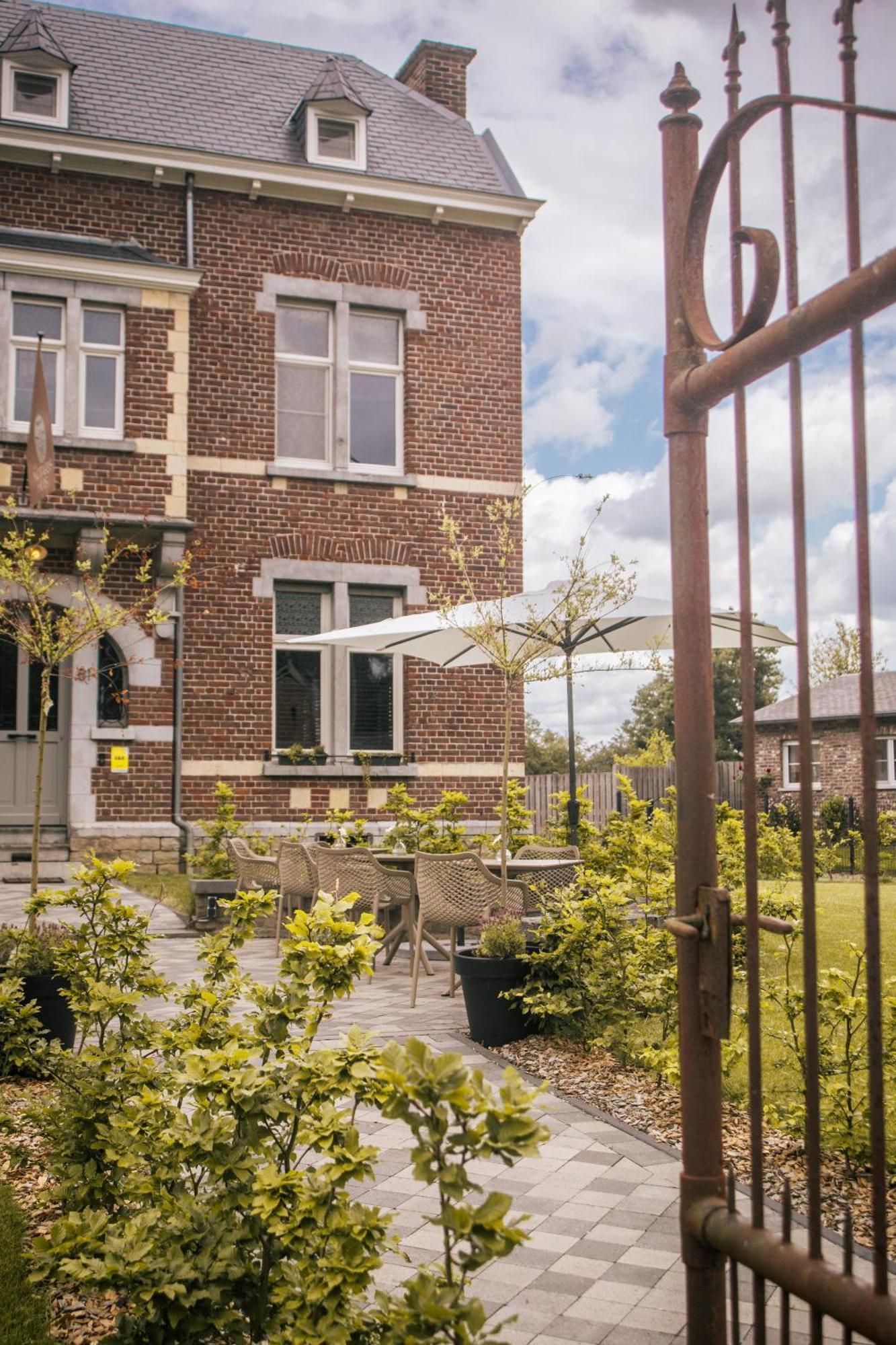 B&B Het Notarishuis - Authentiek Verblijf Nabij Maastricht Voeren Dış mekan fotoğraf