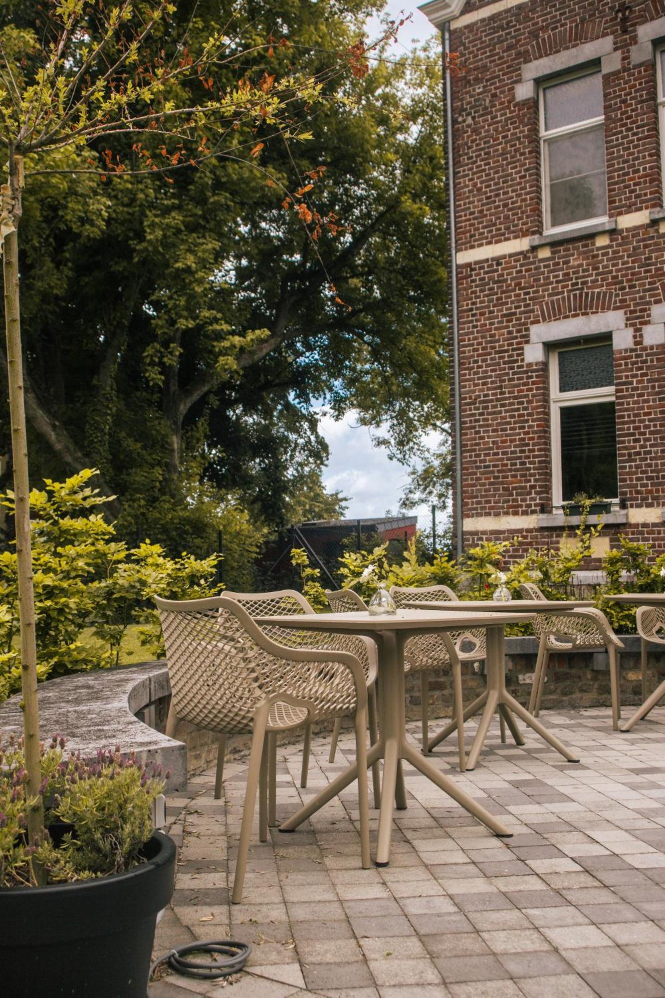 B&B Het Notarishuis - Authentiek Verblijf Nabij Maastricht Voeren Dış mekan fotoğraf